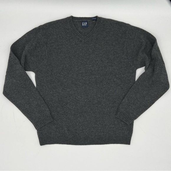 GAP 100% Lambswool V-Neck Sweater – Size L – Gray - Picture 1 of 7